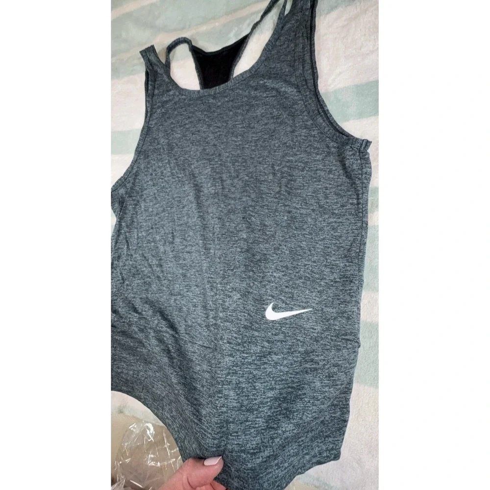 Women's size small NIKE dri-fit athletic tank top. EUC.